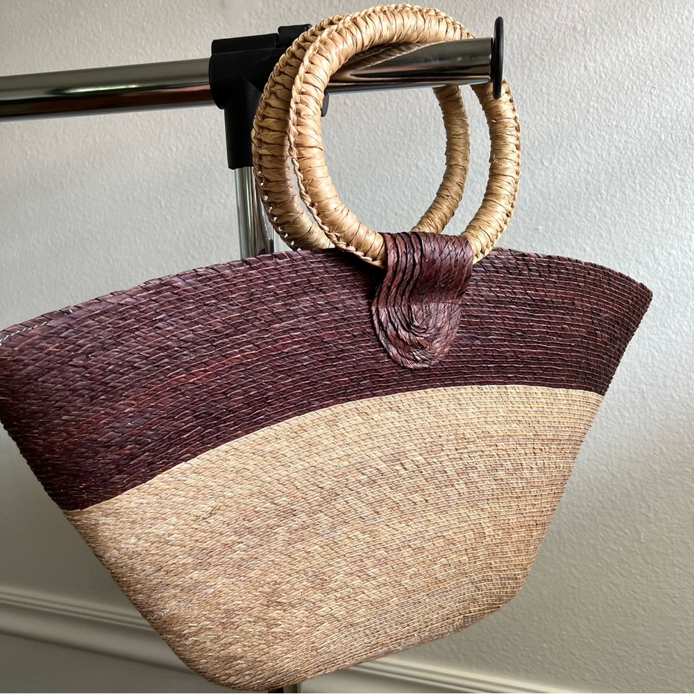 Woven hand bag